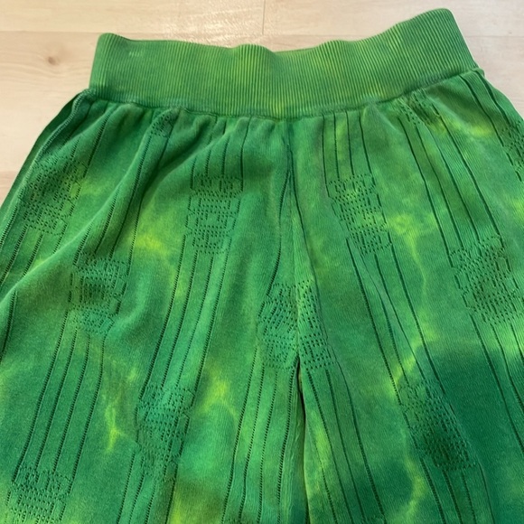 Gcds Mens acid green knit Bermuda Shorts With Logo Band - Picture 5 of 10